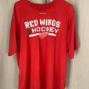 XXL Reebok Red Wings Shirt